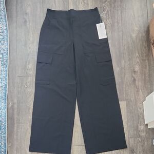 NWT Athleta Brooklyn Heights Cargo Pants - Black - Size US 8
